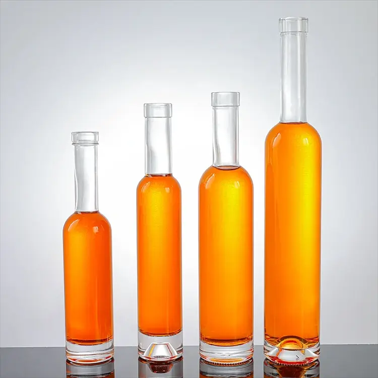Szklana butelka na alkohol Bellissima z długą szyjką i korkiem Szklana butelka na alkohol Bellissima z długą szyjką i korkiem
